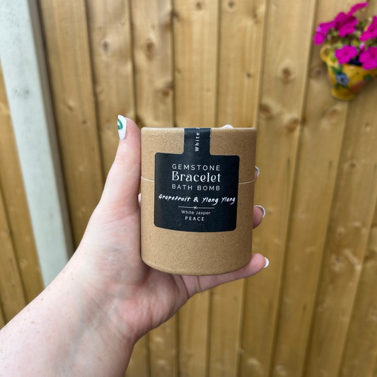 Crystal Jewellery Bath Bomb – Amethyst or White Jasper (140g)